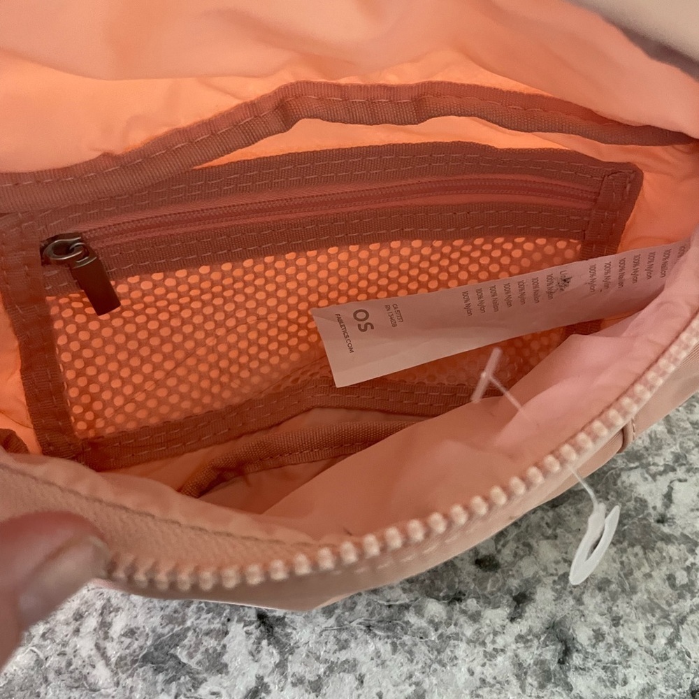 Fabletics Belt Bag color is peach new no tags - Picture 2 of 6